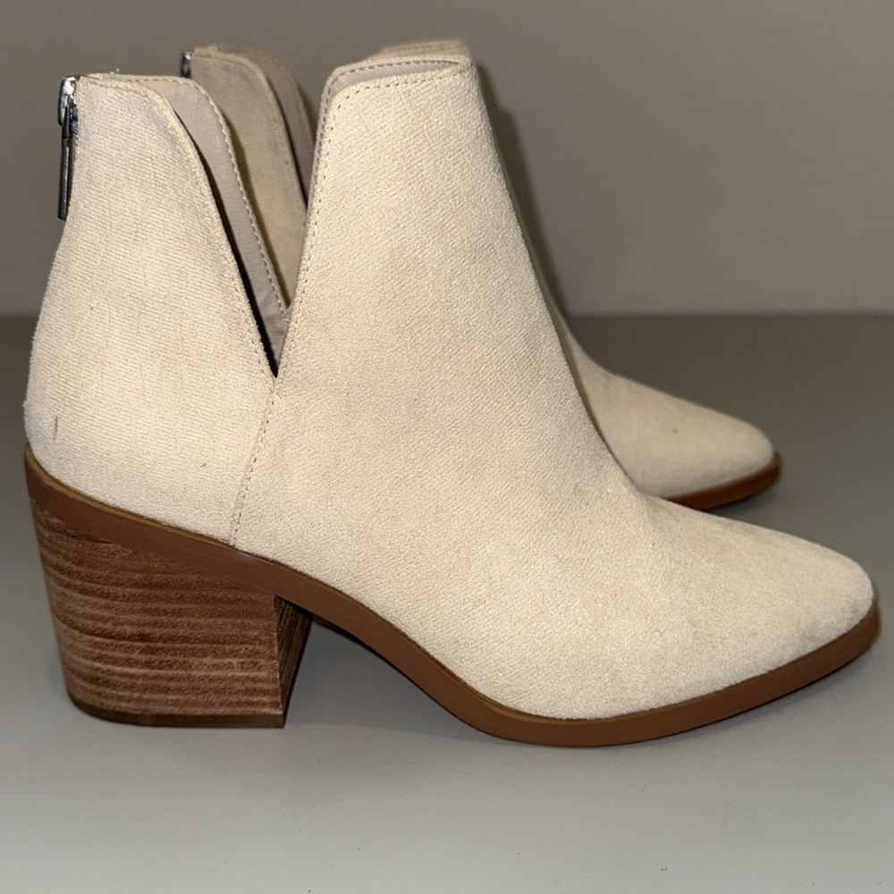 Like New, BP Brynne Ankle Bootie, Size 7.5 M, Ivory Croco, Never Been Worn - Picture 4 of 9